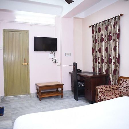 Spot On 37646 Hotel Centre Palace Silchar Bagian luar foto