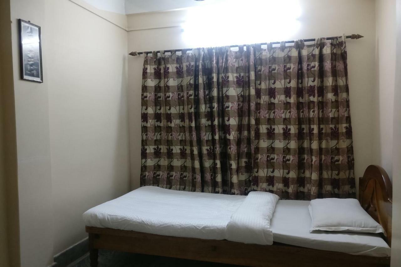 Spot On 37646 Hotel Centre Palace Silchar Bagian luar foto