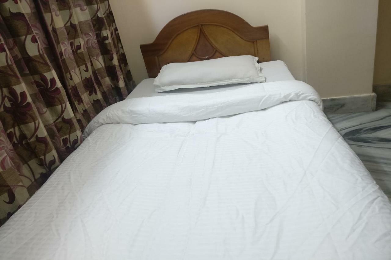 Spot On 37646 Hotel Centre Palace Silchar Bagian luar foto