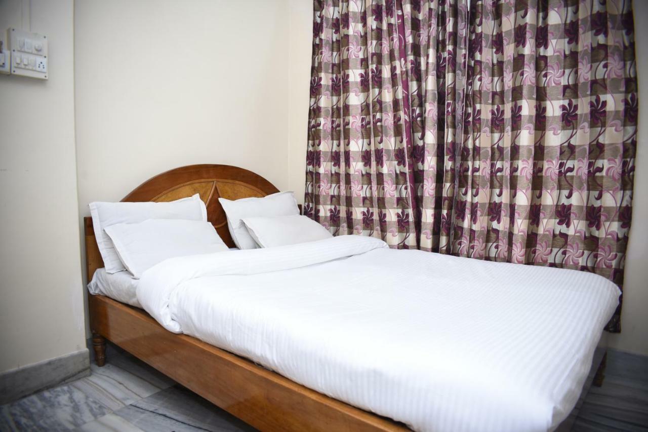 Spot On 37646 Hotel Centre Palace Silchar Bagian luar foto